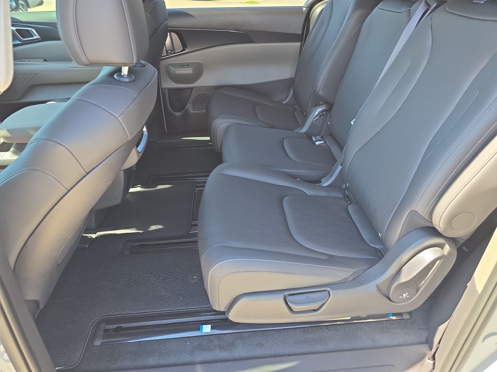 2027 Kia Carnival LXS