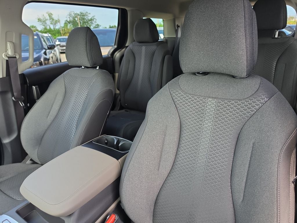 2027 Kia Carnival LX