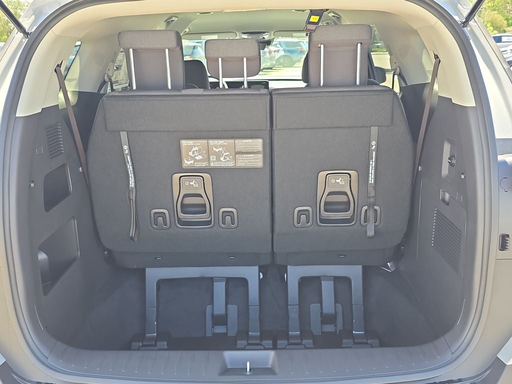 2027 Kia Carnival LX
