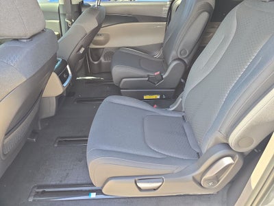 2027 Kia Carnival LX