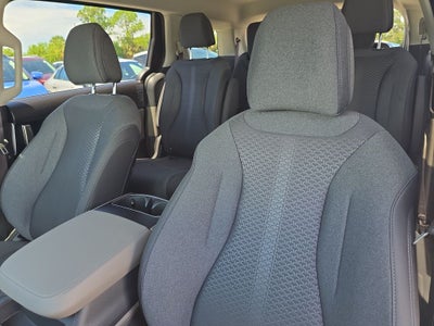 2027 Kia Carnival LX