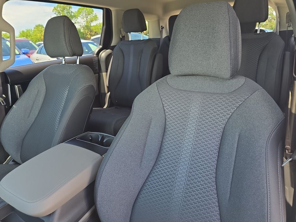 2027 Kia Carnival LX
