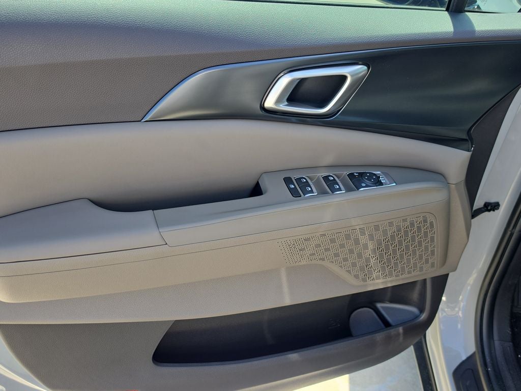 2027 Kia Carnival LX
