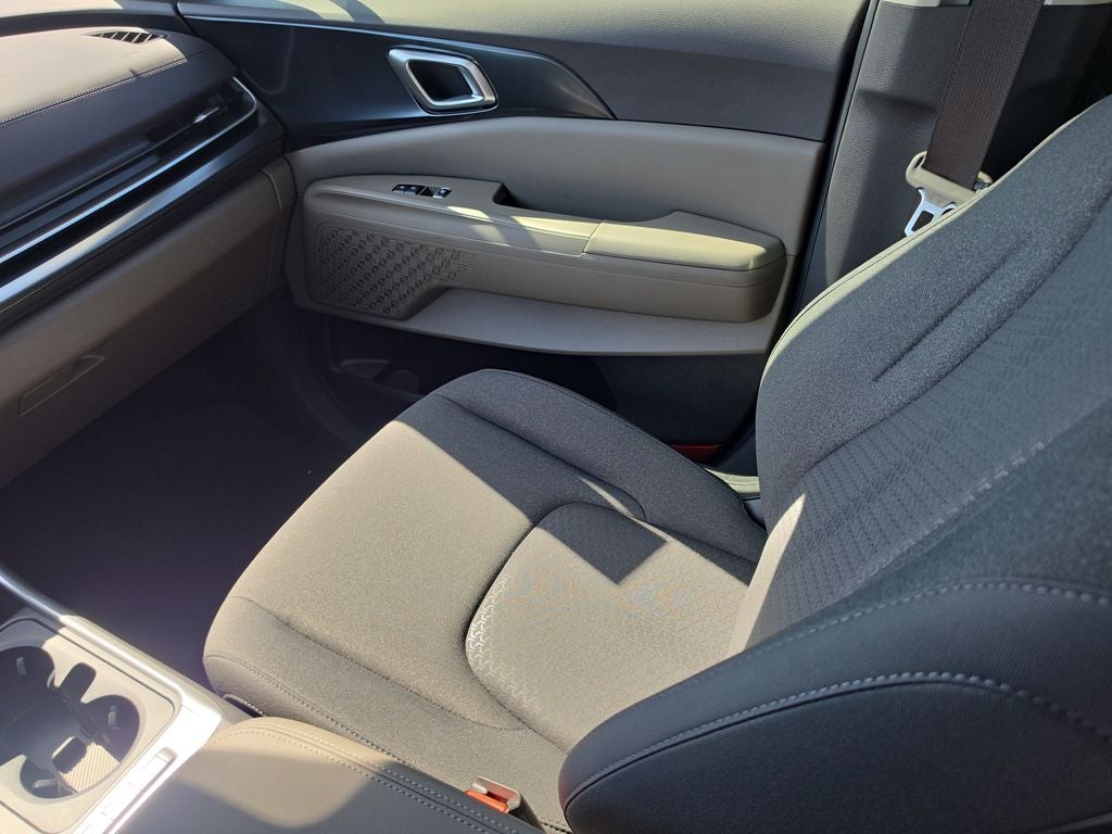 2027 Kia Carnival LX