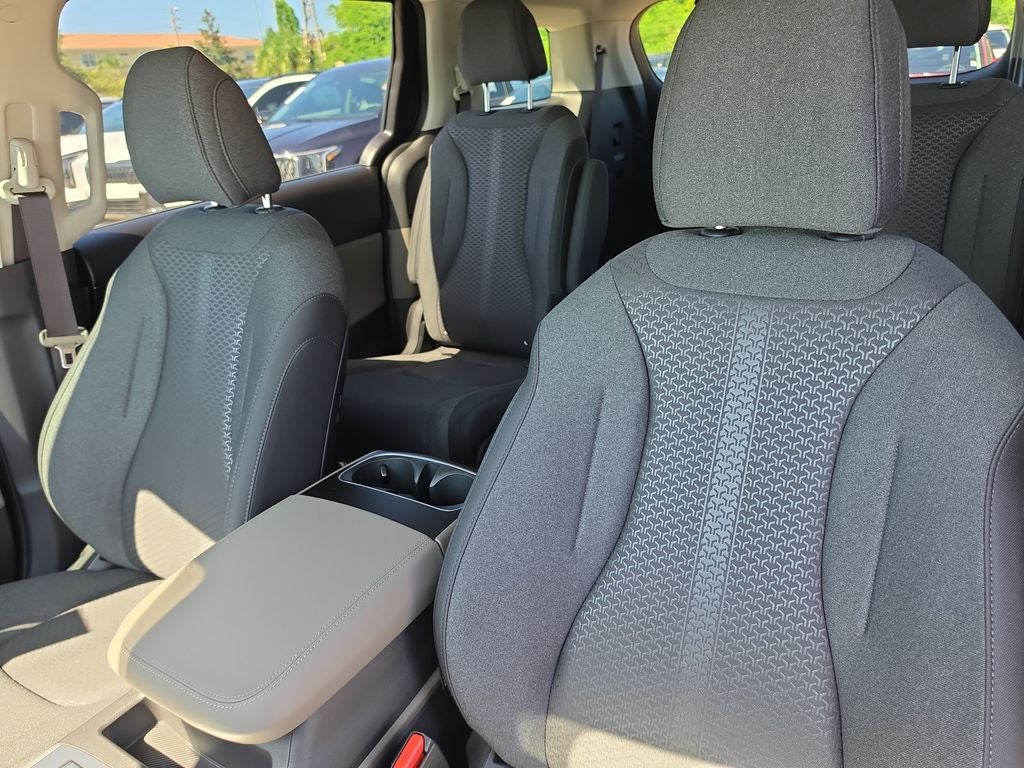 2027 Kia Carnival LX