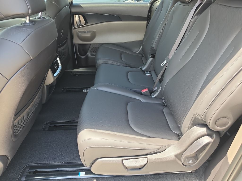 2027 Kia Carnival LXS