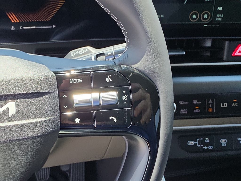 2027 Kia Carnival LXS