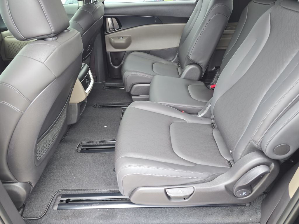 2027 Kia Carnival LXS