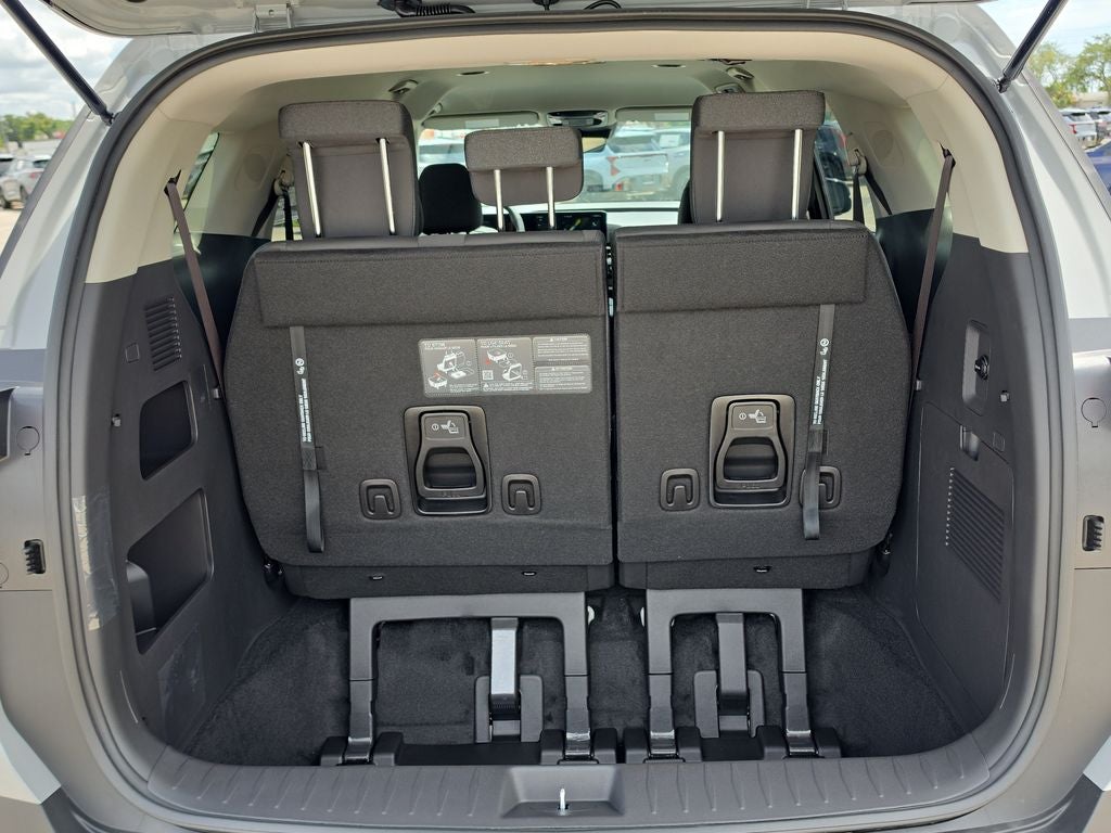 2027 Kia Carnival LX