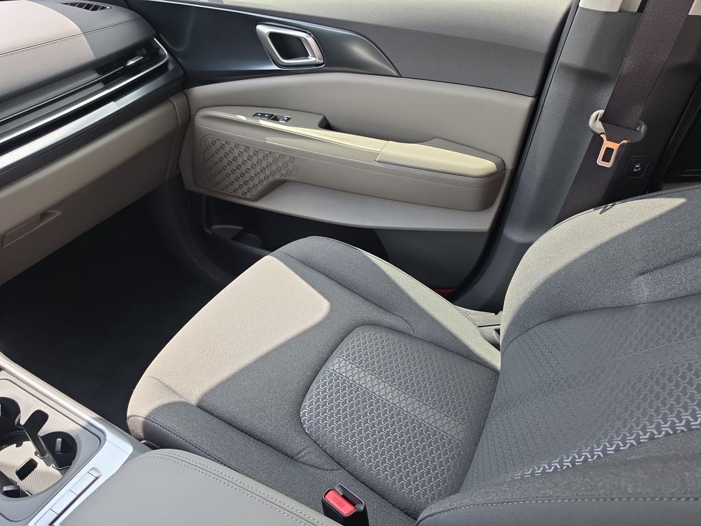 2027 Kia Carnival LX