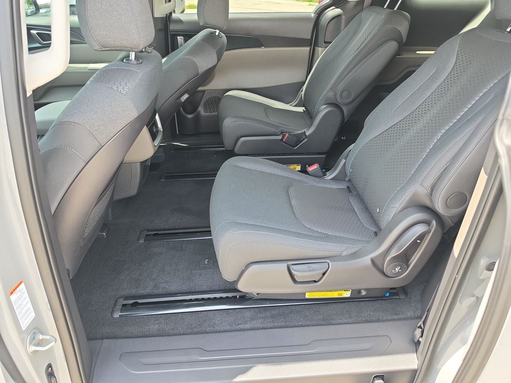 2027 Kia Carnival LX