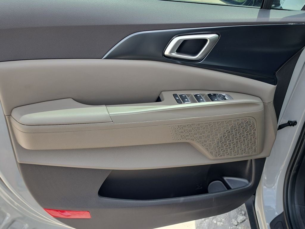 2027 Kia Carnival LX