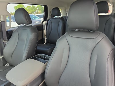 2027 Kia Carnival Hybrid LXS