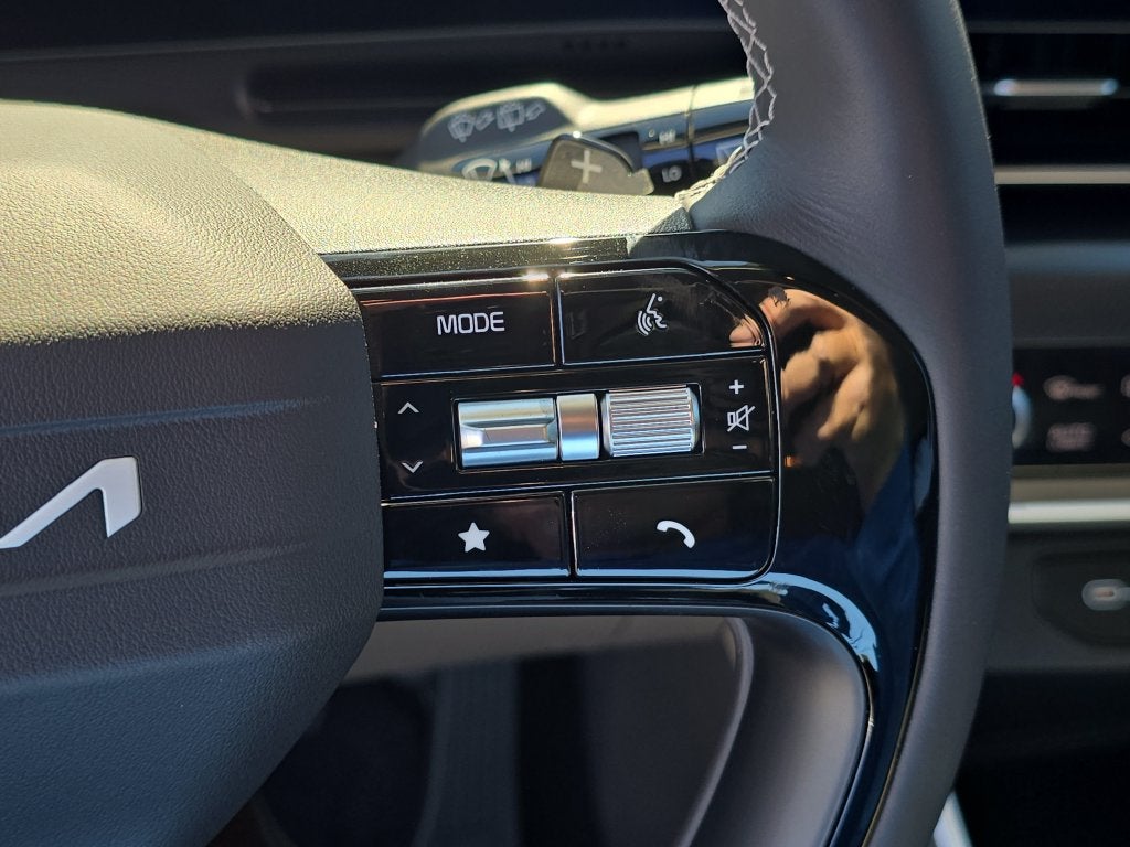 2027 Kia Carnival Hybrid LXS
