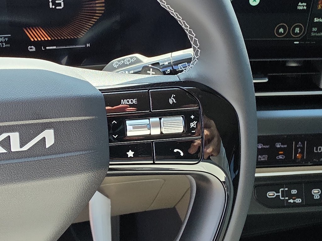 2027 Kia Carnival Hybrid LXS
