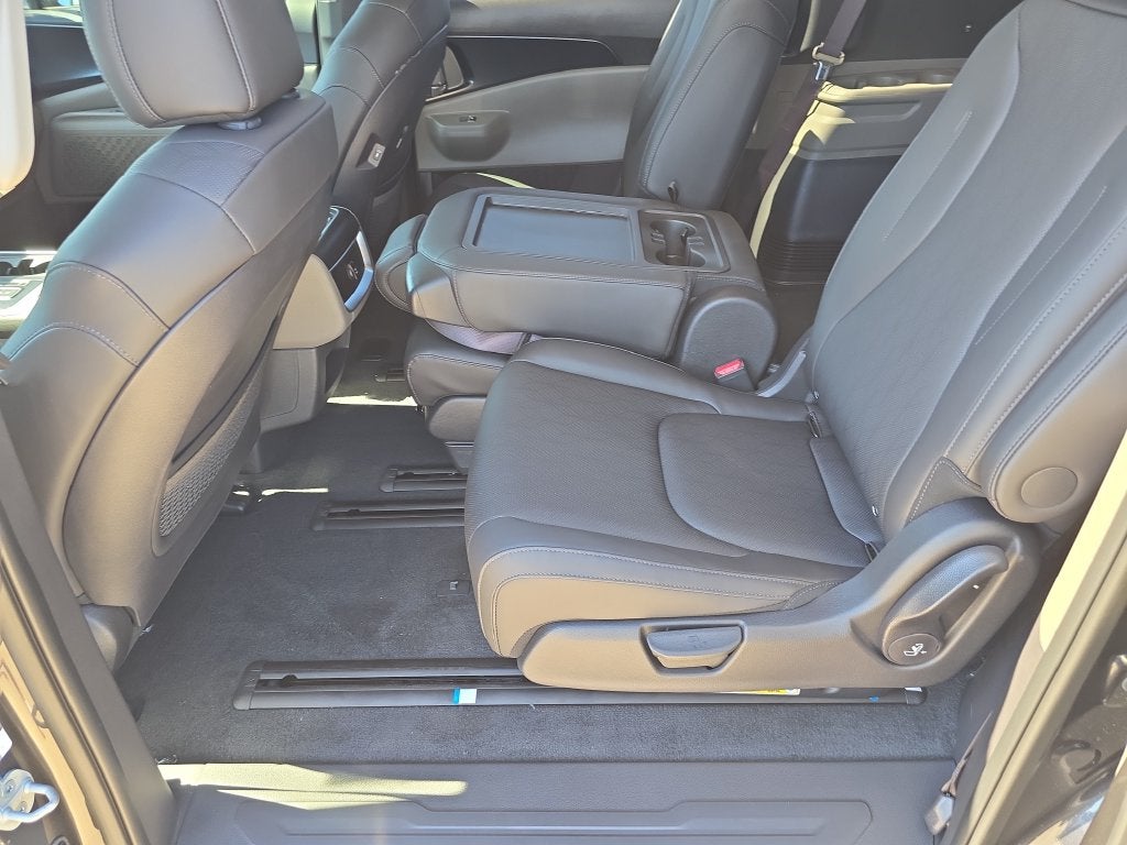 2027 Kia Carnival Hybrid LXS