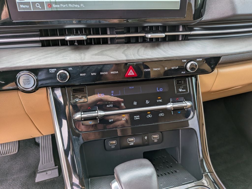 2024 Kia Carnival EX