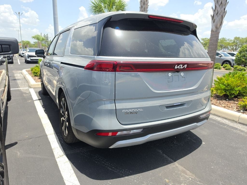 2024 Kia Carnival EX