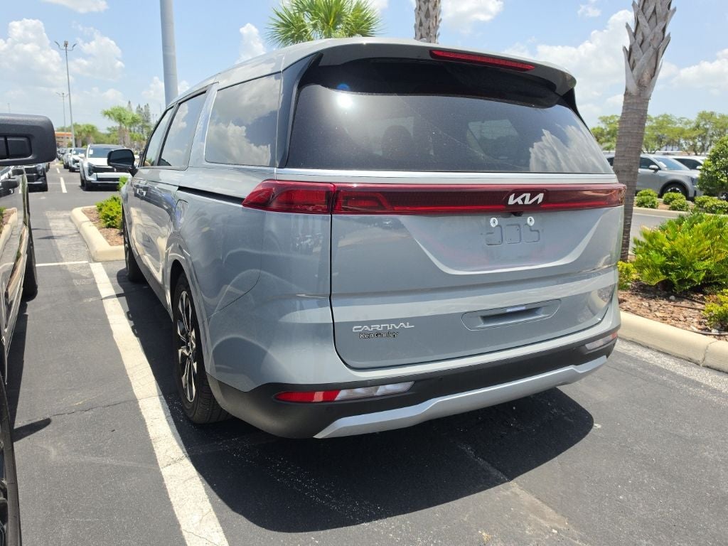 2024 Kia Carnival EX