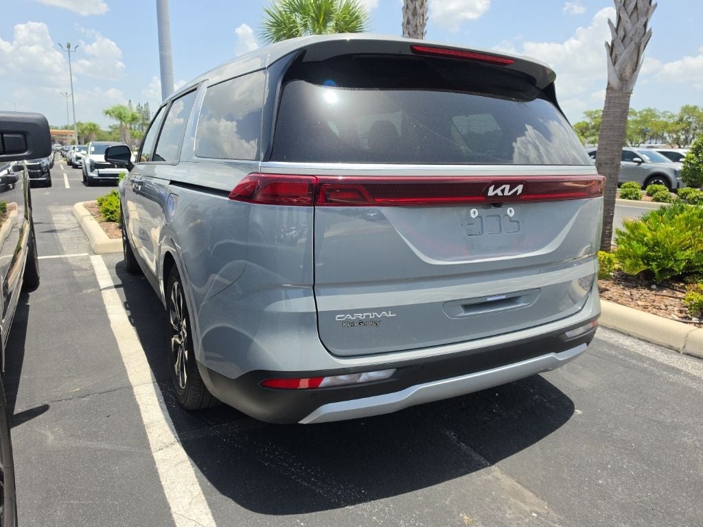 2024 Kia Carnival EX