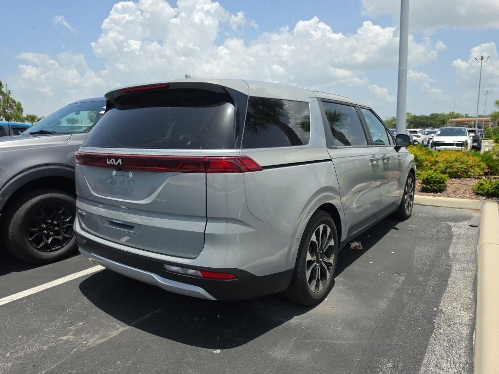 2024 Kia Carnival EX
