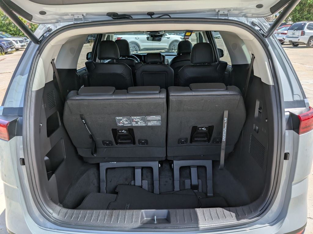 2024 Kia Carnival EX