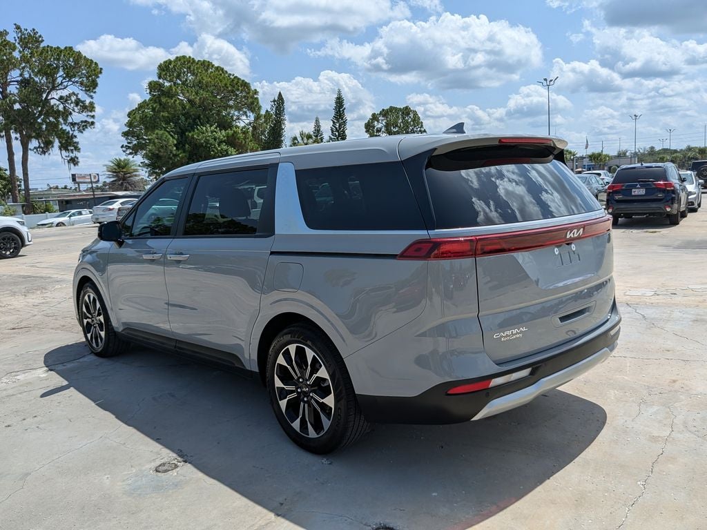 2024 Kia Carnival EX
