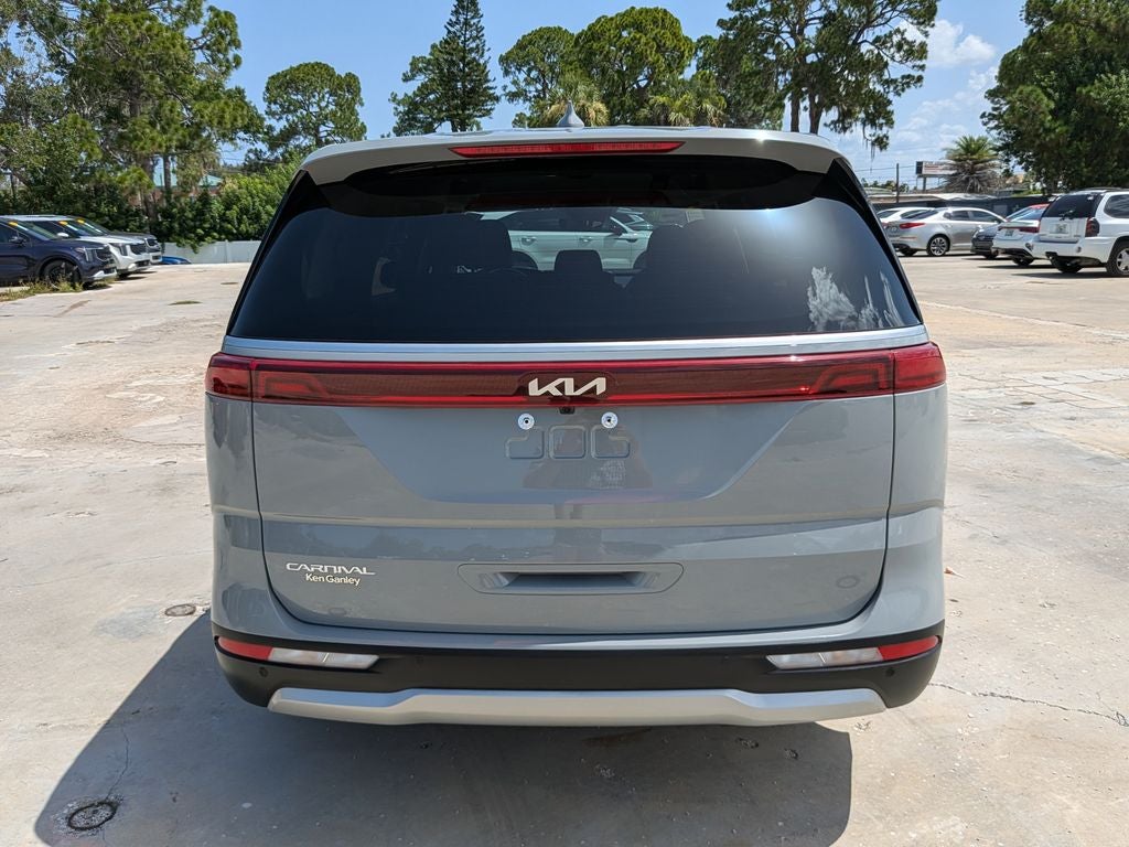 2024 Kia Carnival EX