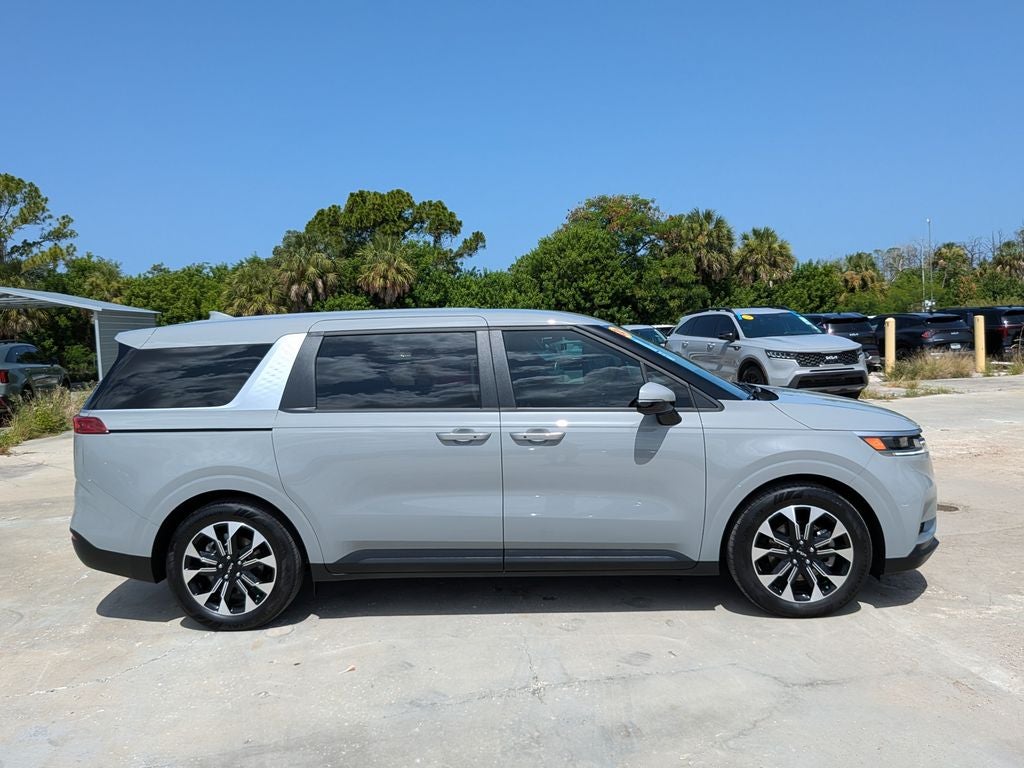 2024 Kia Carnival EX