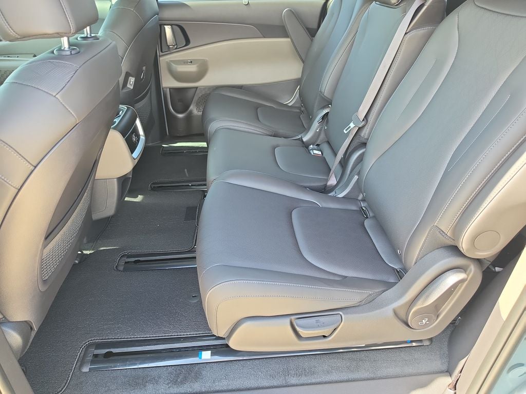 2027 Kia Carnival EX
