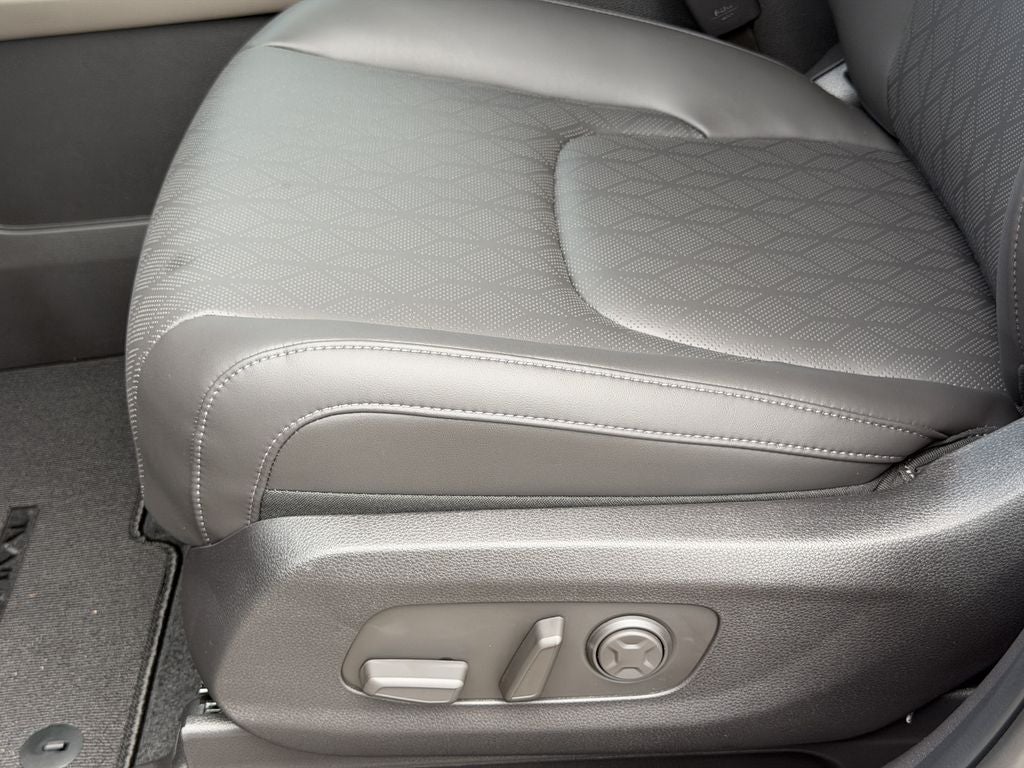 2027 Kia Carnival EX