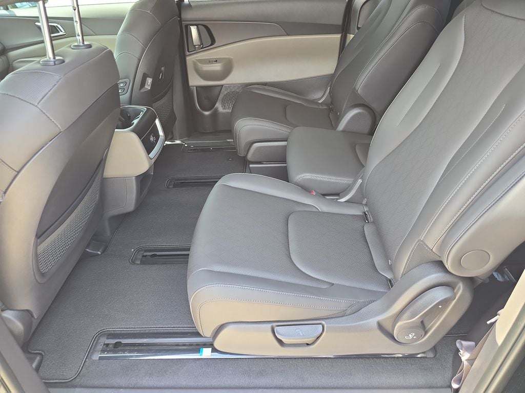 2027 Kia Carnival EX