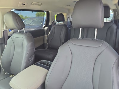 2027 Kia Carnival EX