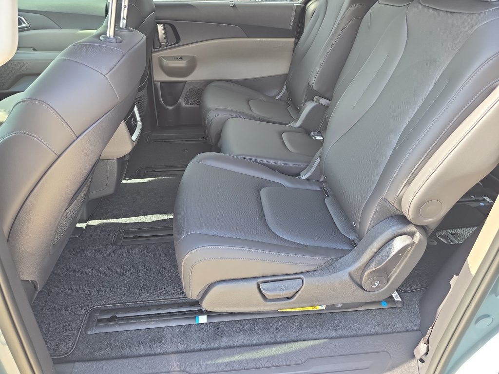 2027 Kia Carnival Hybrid EX