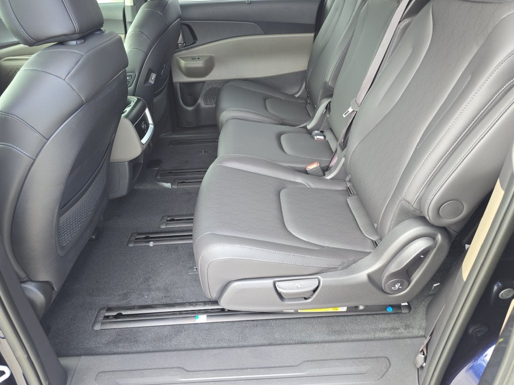 2027 Kia Carnival Hybrid EX