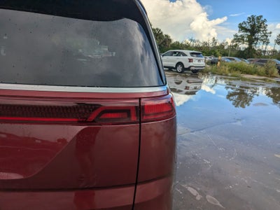 2024 Kia Carnival SX