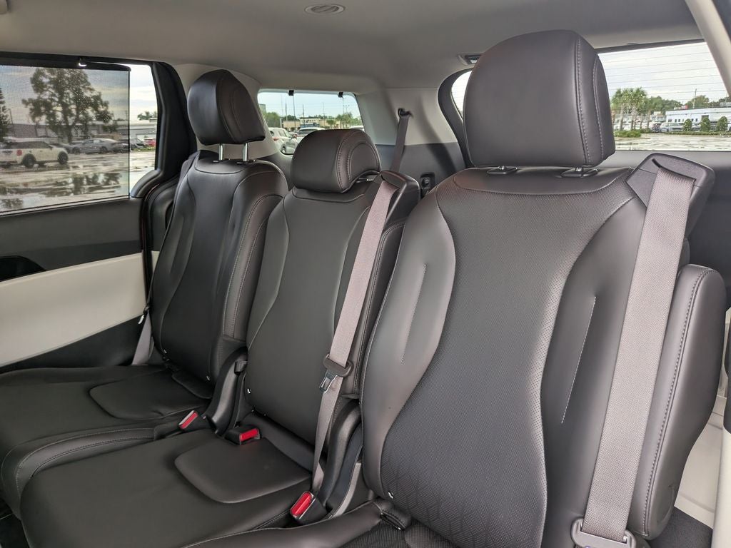 2024 Kia Carnival SX