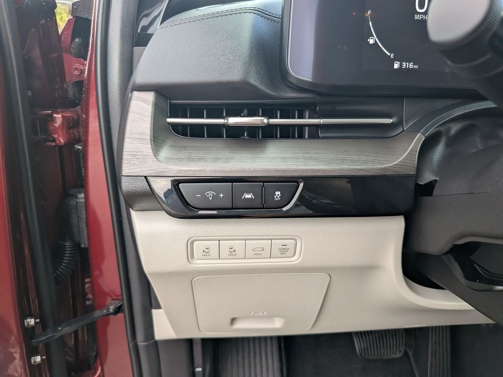 2024 Kia Carnival SX