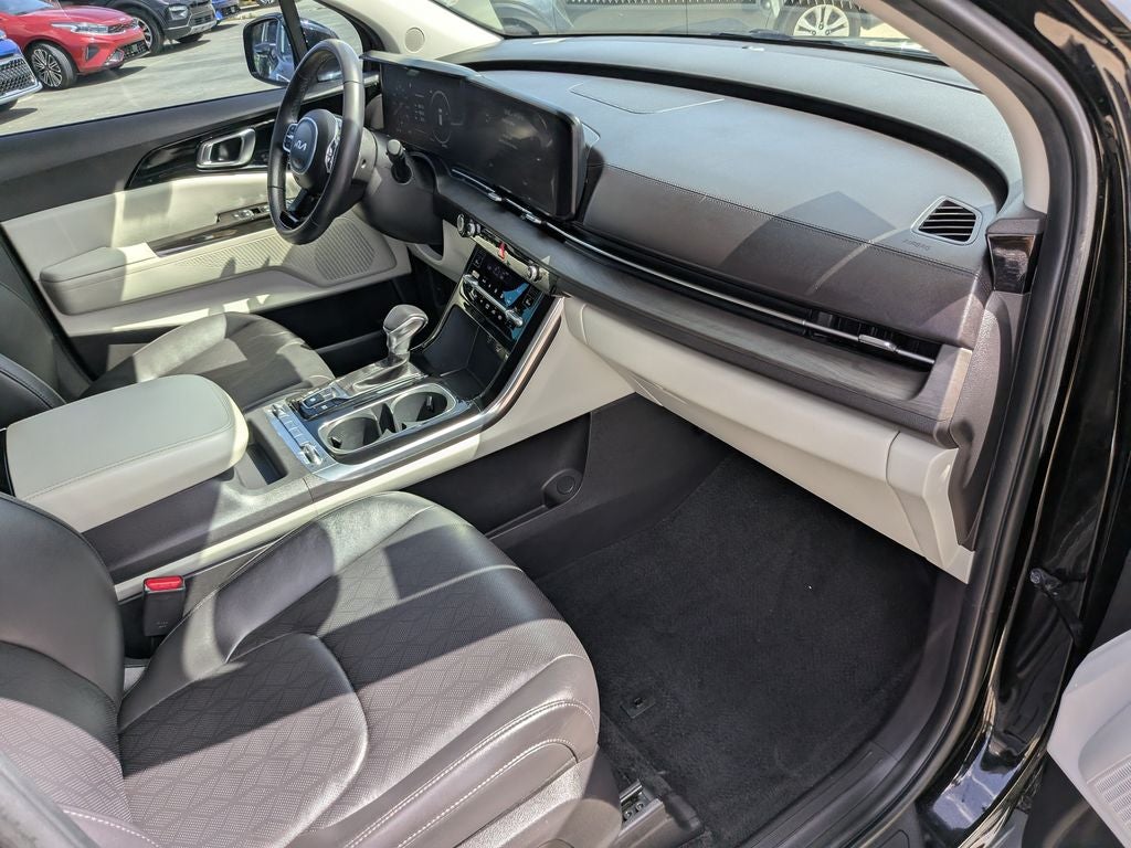 2023 Kia Carnival SX