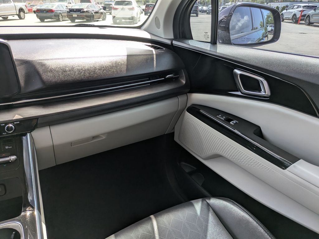 2023 Kia Carnival SX