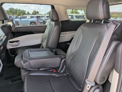 2023 Kia Carnival SX