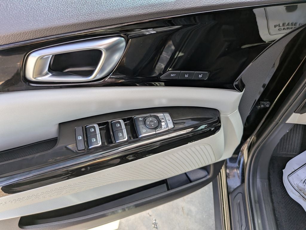2023 Kia Carnival SX