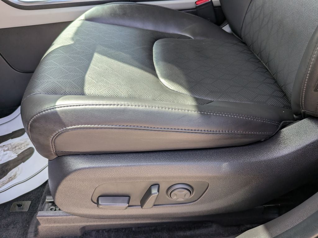 2023 Kia Carnival SX
