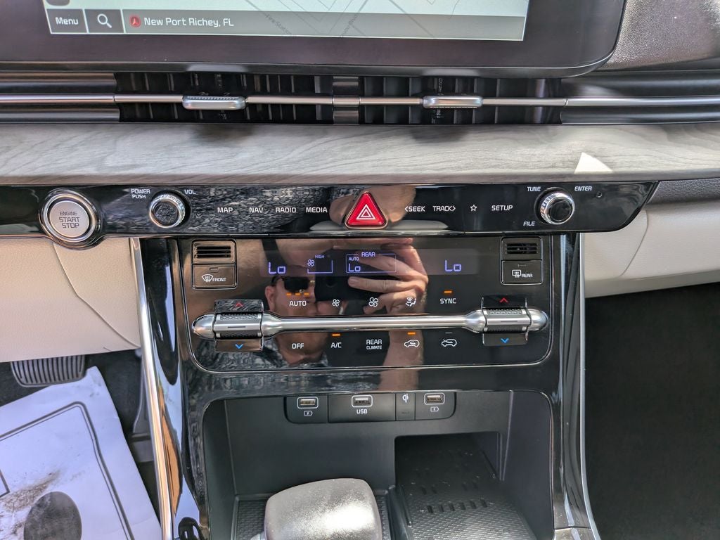 2023 Kia Carnival SX
