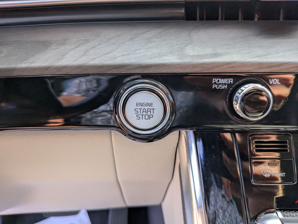 2023 Kia Carnival SX