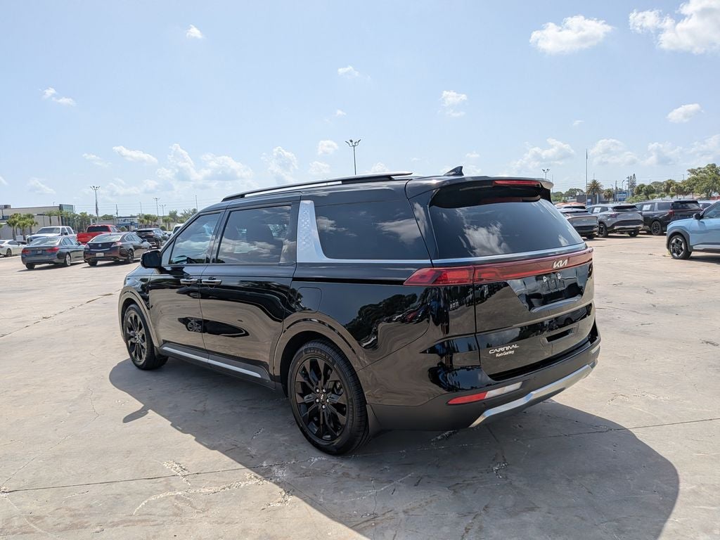 2023 Kia Carnival SX