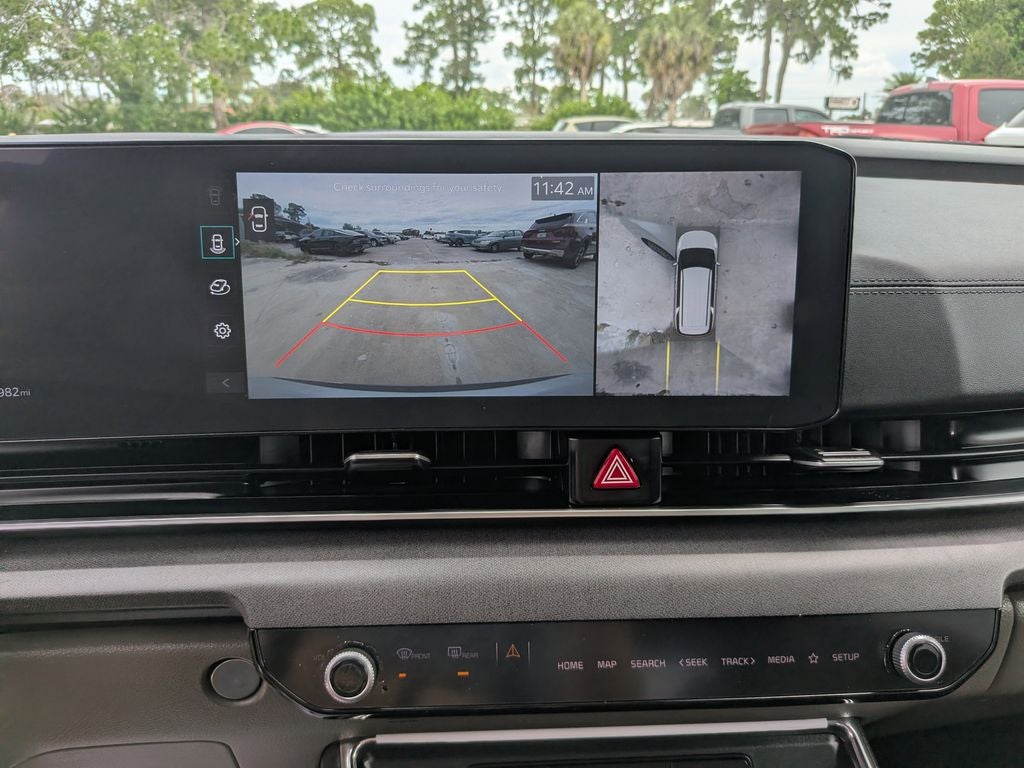 2025 Kia Carnival SX