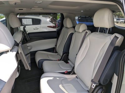 2025 Kia Carnival Hybrid SX
