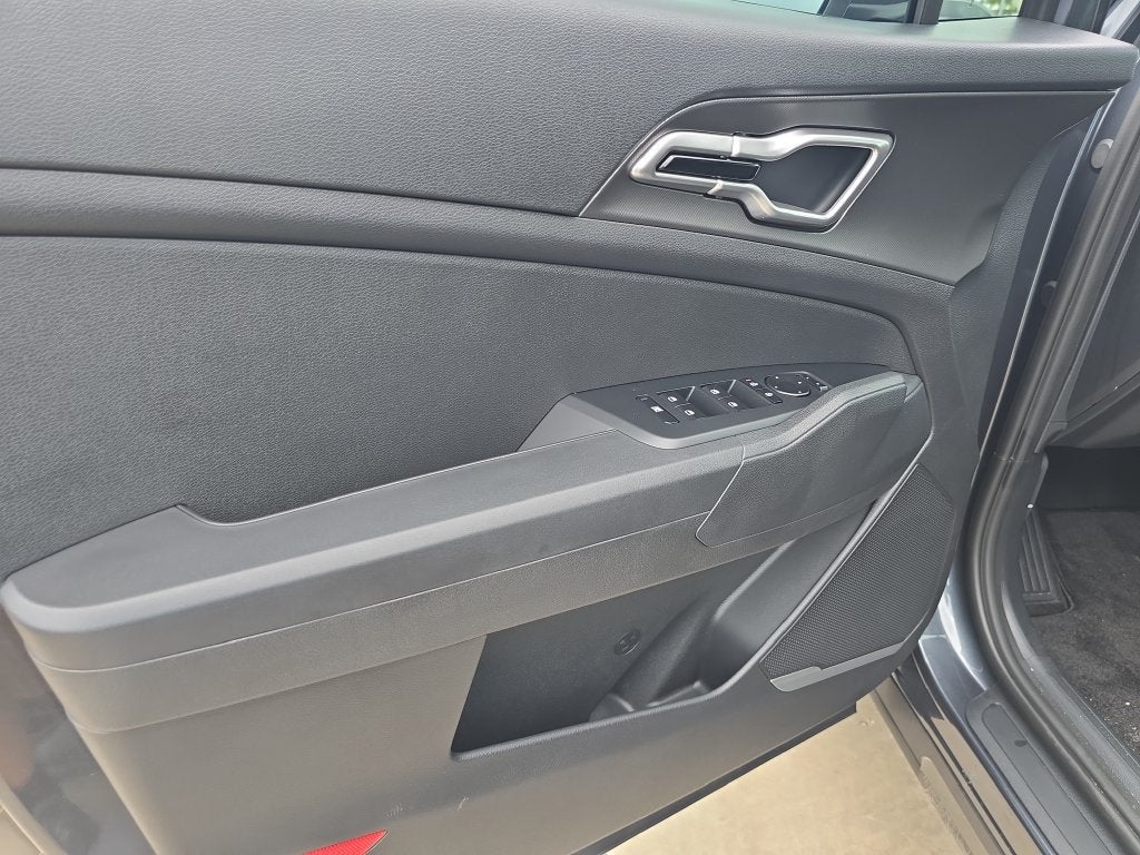 2027 Kia Sportage Hybrid LX