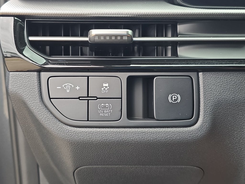 2027 Kia Sportage Hybrid LX